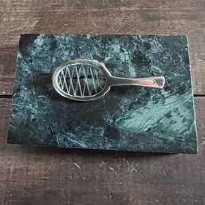 VINTAGE 925 STERLING SILVER WELL MADE TENNIS RACQUET PIN BROOCH 7.8 GRAMS ESTATE